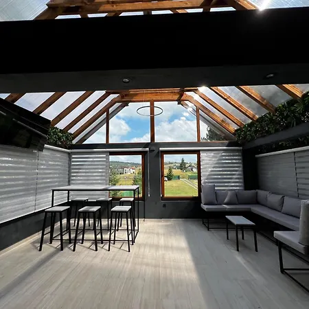 Etno Naselje Kum Bed and Breakfast 4*