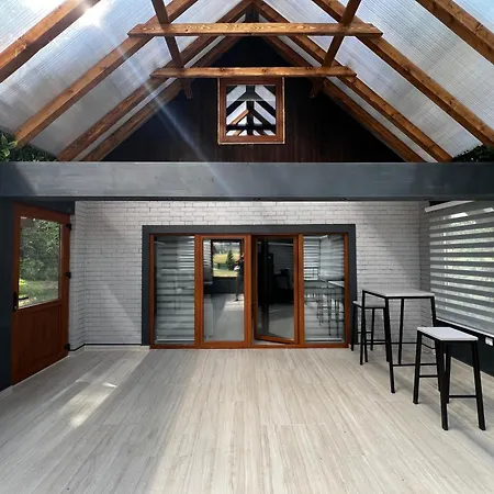 Bed and Breakfast Etno Naselje Kum 4*