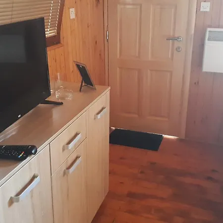 Bed & Breakfast Etno Naselje Kum 4*
