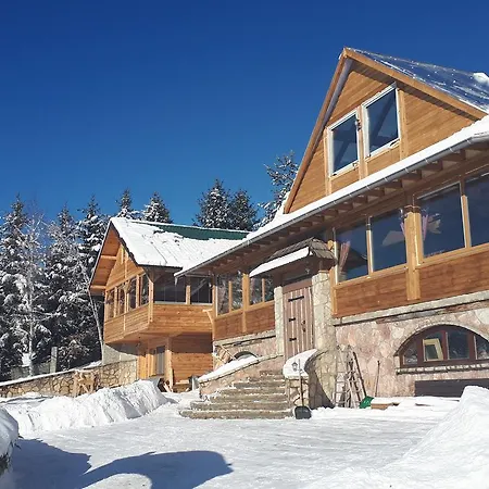 Bed and Breakfast Etno Naselje Kum 4*