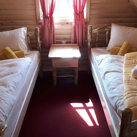 Bed and Breakfast Etno Naselje Kum 4*