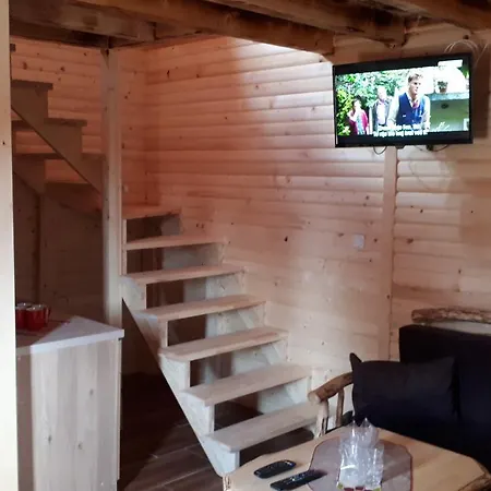 Bed & Breakfast Etno Naselje Kum 4*