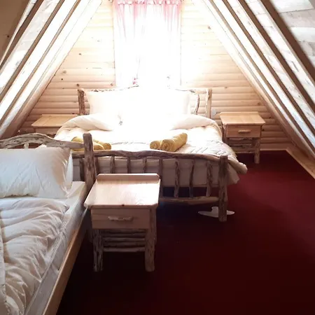 Etno Naselje Kum Bed & Breakfast Sokolac (East Sarajevo)