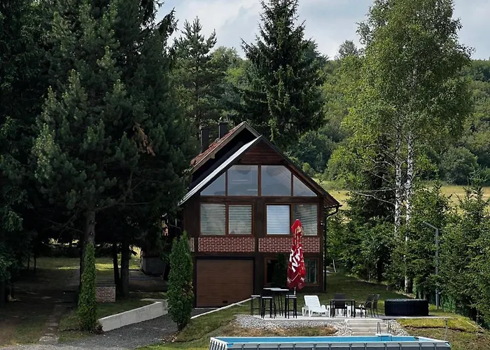 Etno Naselje Kum 4* Sokolac (East Sarajevo)