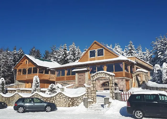 Etno Naselje Kum Alojamento de Acomodação e Pequeno-almoço Sokolac (East Sarajevo)