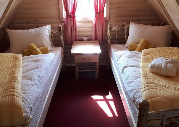 Bed and Breakfast Etno Naselje Kum 4*