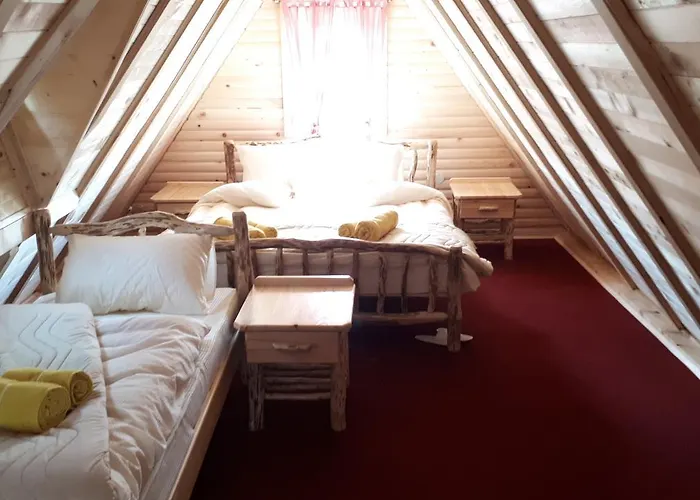 Etno Naselje Kum Bed and Breakfast Sokolac (East Sarajevo)